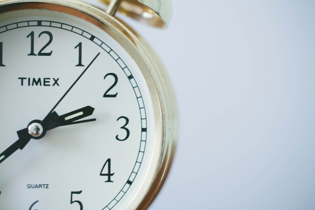 desktop clock with hands